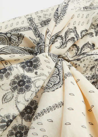 Бежевая кэжуал "турецкие огурцы" юбка H&M