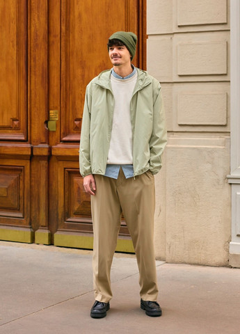 Светло-зеленая демисезонная ветровка Uniqlo