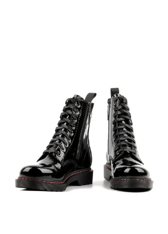 Осенние ботинки Le'BERDES лаковые, со шнуровкой