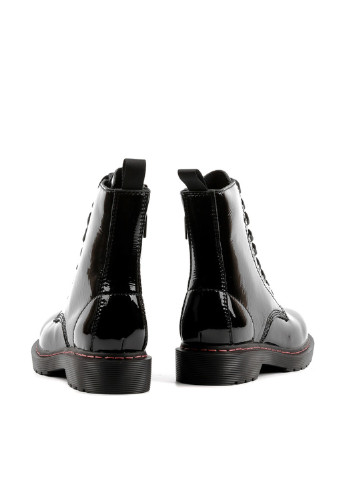 Осенние ботинки Le'BERDES лаковые, со шнуровкой