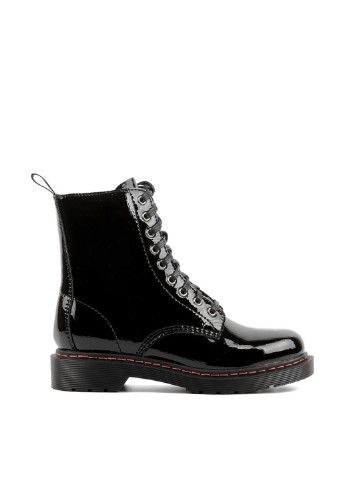 Осенние ботинки Le'BERDES лаковые, со шнуровкой