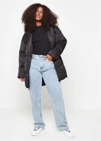 Чорна демісезонна куртка Missguided