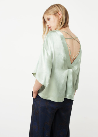 Бледно-зеленая летняя блуза Mango