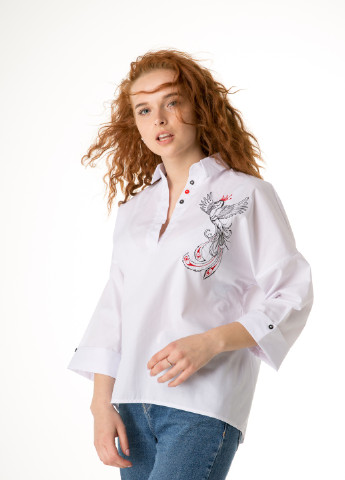 Белая демисезонная модная блуза с вышивкой "жар птица" и воротником стойкой INNOE Блуза