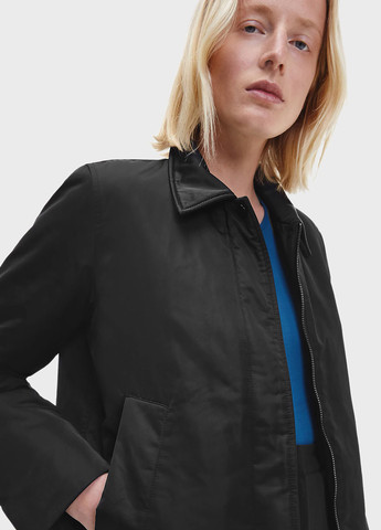 Черная демисезонная куртка Calvin Klein