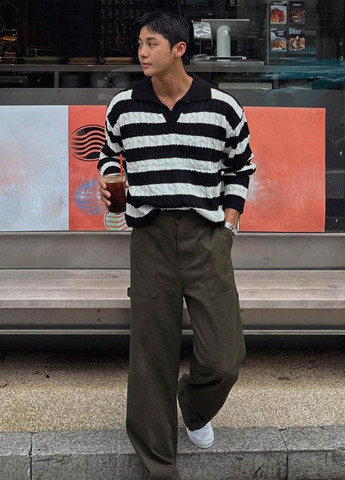 Чорно-білий демісезонний светр SHEIN