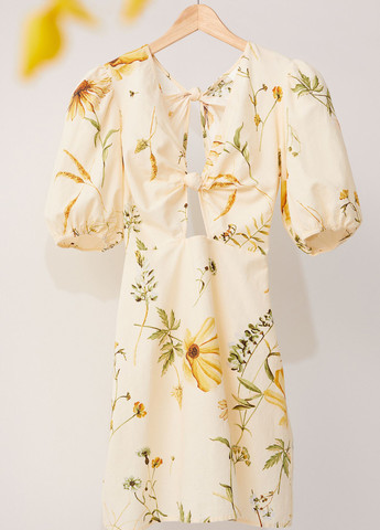 Светло-желтое кэжуал платье колокол H&M с цветочным принтом