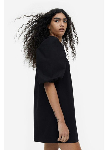 Черное кэжуал платье H&M однотонное