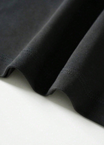 Черная футболка SHEIN