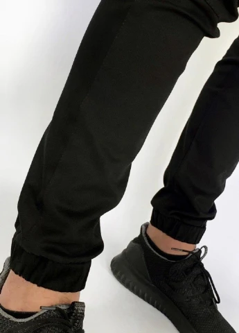 Черные демисезонные брюки Intruder