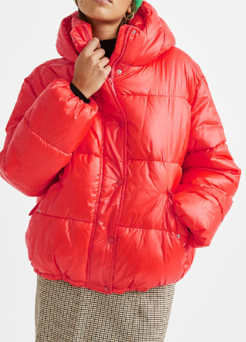 Червона зимня куртка H&M