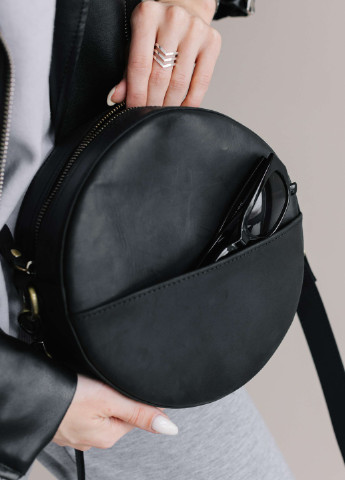 Круглая женская сумка через плечо ручной работы из натуральной винтажной кожи черного цвета Boorbon (253342353)