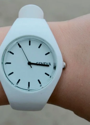 Жіночі годинник Ice White quartz Geneva (229041260)