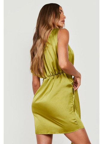 Зеленое коктейльное платье на одно плечо Boohoo однотонное