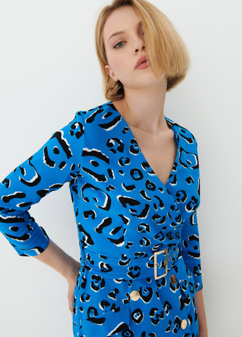 Светло-синее кэжуал платье на запах Mohito леопардовый