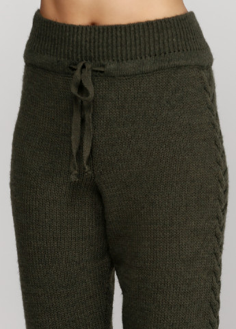 Темно-зеленые кэжуал демисезонные зауженные брюки Dins Tricot