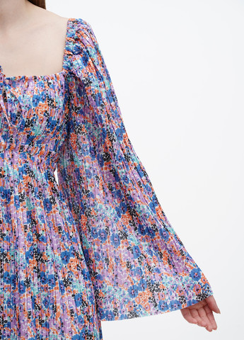 Сиреневое кэжуал платье плиссированное Reserved с цветочным принтом