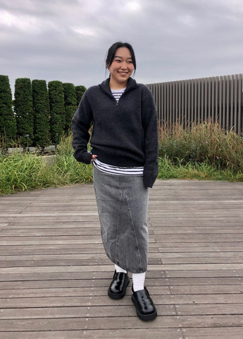 Серая джинсовая, кэжуал однотонная юбка Uniqlo а-силуэта (трапеция)