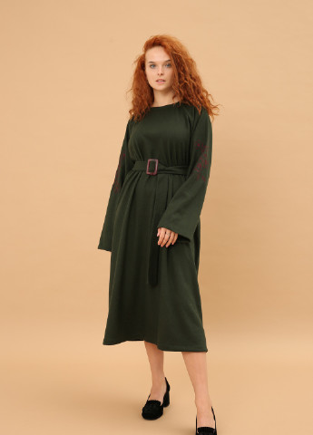 Зелена кежуал сукня трапеція з вишивкою на рукаві INNOE однотонна