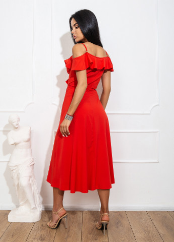 Красное кэжуал платье с открытыми плечами, на запах Larionoff однотонное