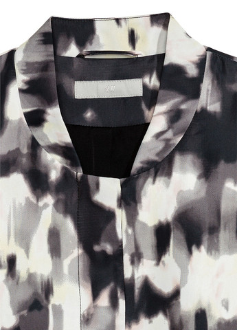 Чорно-біла демісезонна куртка H&M