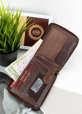 Чоловіче шкіряне портмоне N992C-05-HWM коричневе з черепом "Born for speed" Peterson (255868760)