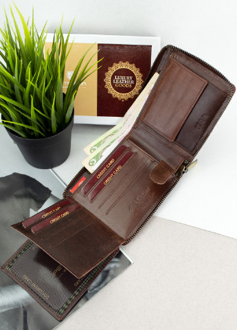 Чоловіче шкіряне портмоне N992C-05-HWM коричневе з черепом "Born for speed" Peterson (255868760)