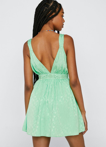 Светло-зеленое кэжуал платье с открытой спиной Nasty Gal однотонное