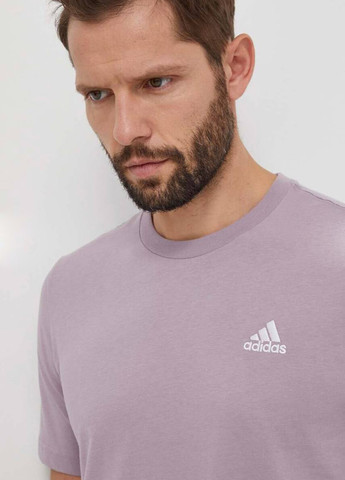 Розовая футболка adidas