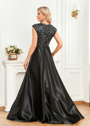 Черное вечернее, праздничный платье клеш SHEIN однотонное