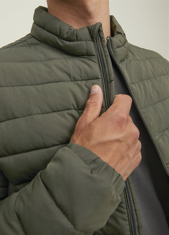 Оливкова (хакі) демісезонна куртка Jack & Jones