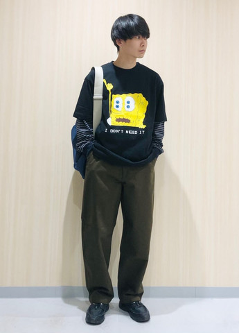 Черная футболка Uniqlo