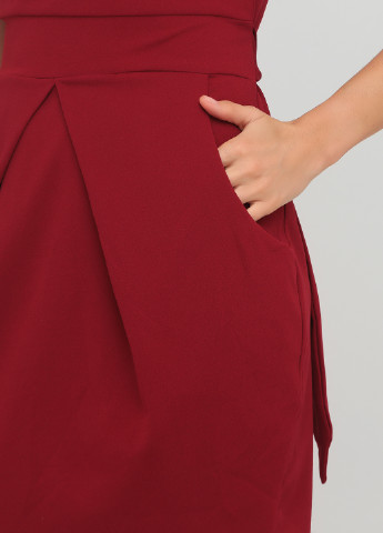 Бордовое кэжуал платье футляр Mela London однотонное