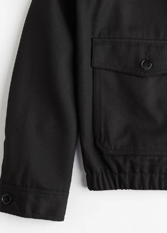 Черная демисезонная куртка H&M