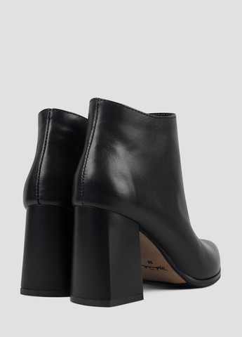 Черные демисезонная ботильоны Alromaro