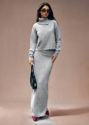 Сірий демісезонний светр SHEIN