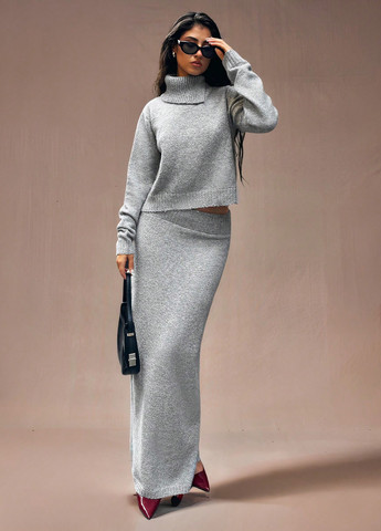 Сірий демісезонний светр SHEIN