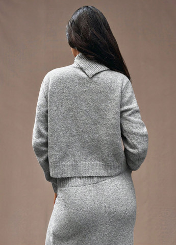 Сірий демісезонний светр SHEIN