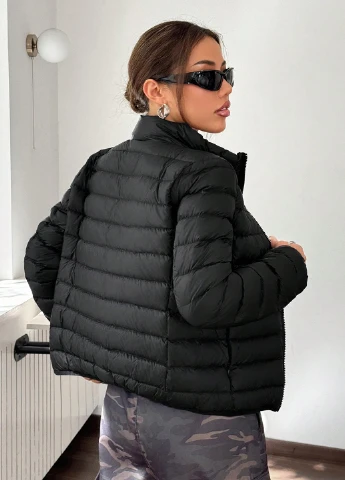 Черная демисезонная куртка SHEIN
