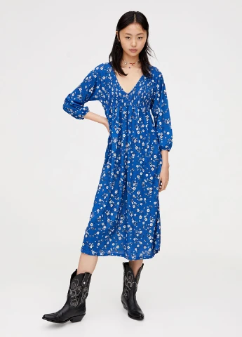 Синее кэжуал платье Pull & Bear с цветочным принтом