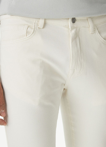 Кремовые кэжуал демисезонные зауженные брюки Lacoste