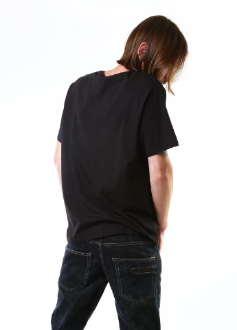 Черная футболка Levi's