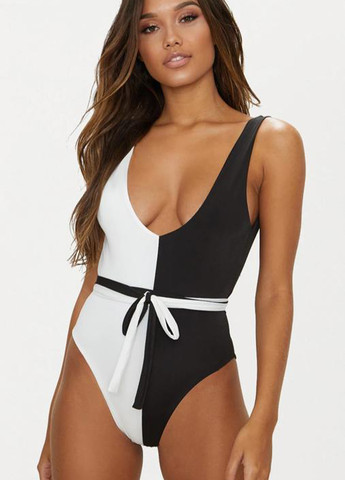 Чорно-білий літній купальник суцільний PrettyLittleThing