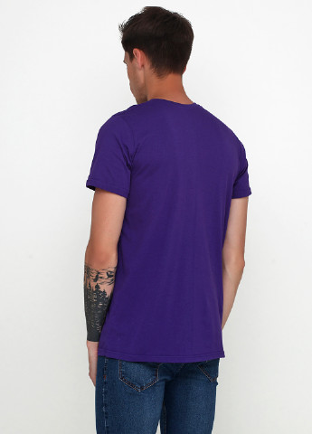 Фиолетовая футболка Shik