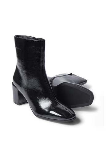 Осенние полуботинки C&A лаковые из искусственной кожи