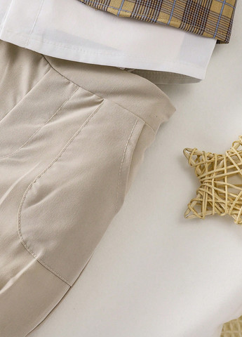 Светло-бежевый демисезонный костюм (пиджак, рубашка, жилет, шорты, бабочка) с рубашкой, с шортами SHEIN