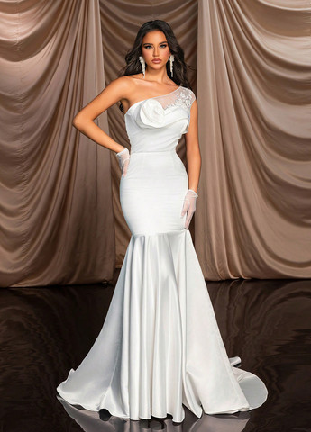 Белое праздничный платье со шлейфом SHEIN однотонное