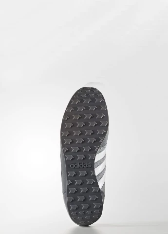 Сірі кросівки демісезон adidas
