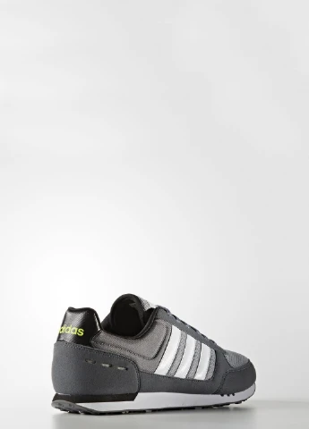 Сірі кросівки демісезон adidas