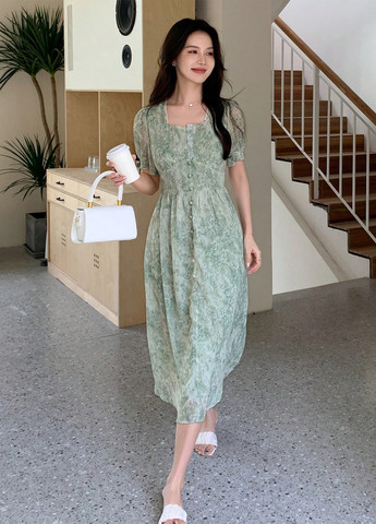 Светло-зеленое кэжуал платье клеш SHEIN с абстрактным узором